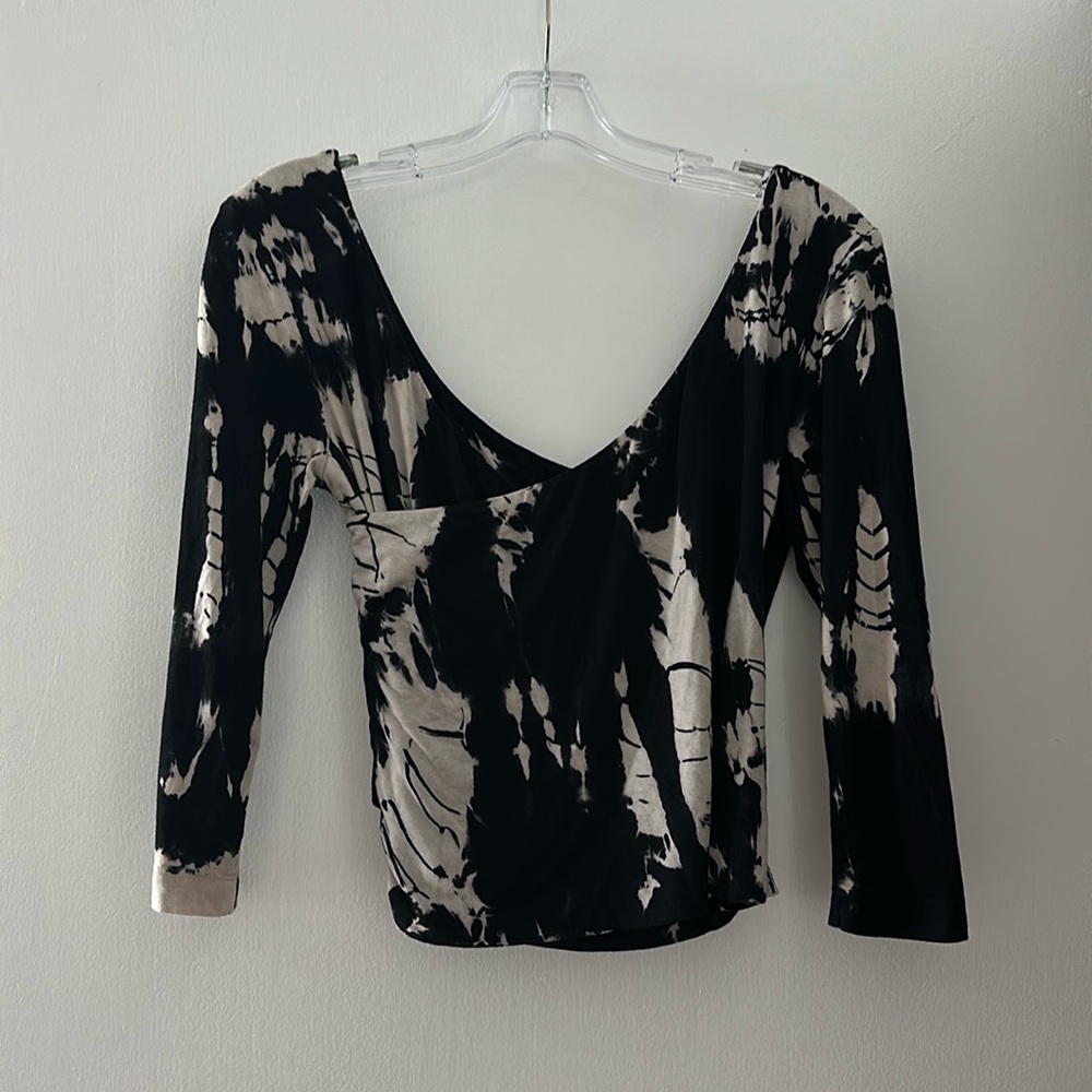 Gypsy tie dye vneck top